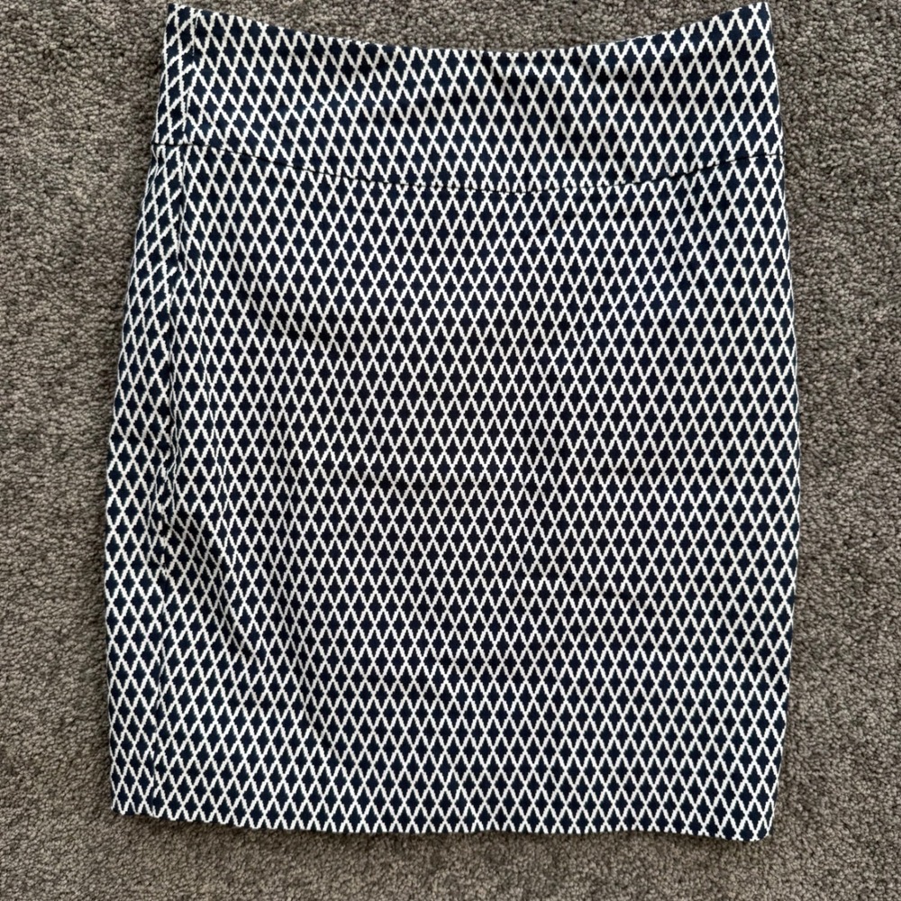 Margaret M Petites Navy Blue White Geometric Diamond Print Pencil Skirt Small P
